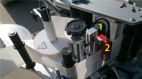 E-liquid filling stopper capping vertical labeling machin line
